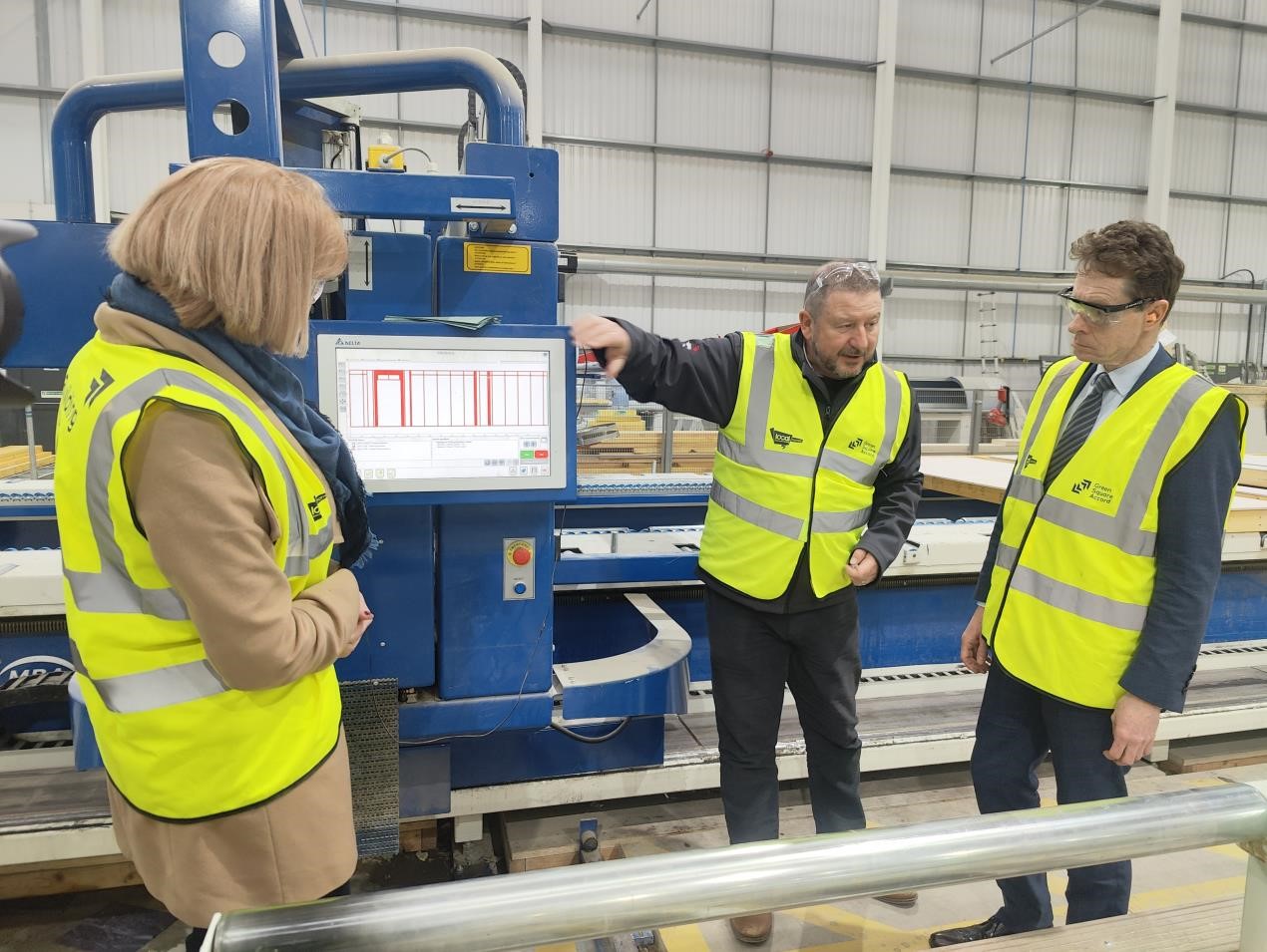 West Midlands Mayor finds out more about modern methods of construction in Walsall factory visit