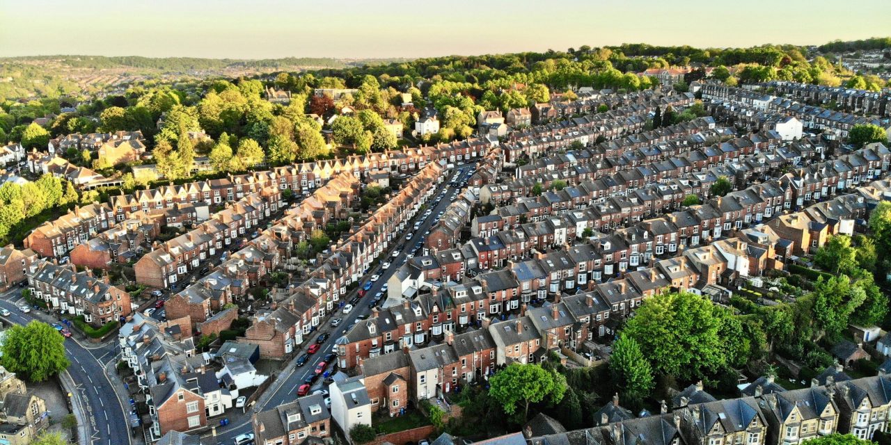 HEAT WAVES: EXPERT TIPS ON REDESIGNING UK HOMES TO COPE WITH HOTTER TEMPERATURES